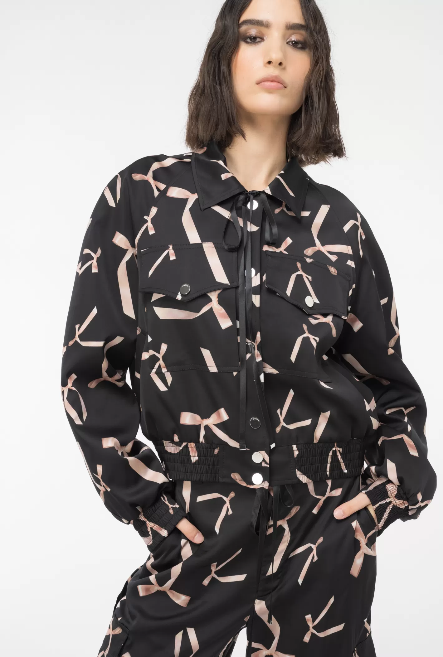 Pinko Bomber in satin stampa fiocchetti Reimagine BY Patrick McDowell NERO/ROSA Flash Sale